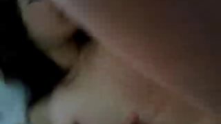 父亲惩罚女儿吸烟和拍摄色情电影