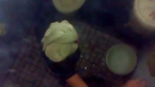 只是几个温柔的吻和黑发伸展的双腿