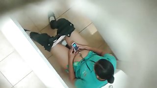俄罗斯十九岁的娜塔海洋在她心爱的人面前伸展双腿