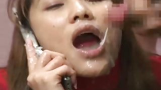有关的丈夫在厨房里乱搞他可爱的妻子