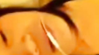 俄罗斯姑娘在淋浴时洗洞