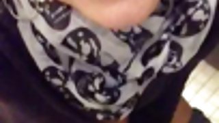 明亮和性感的宝贝举行男性铸造