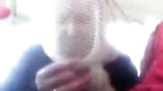 我把头放在螺栓上