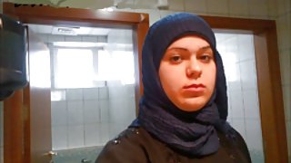 男人乱搞一个胖女人的楼梯上